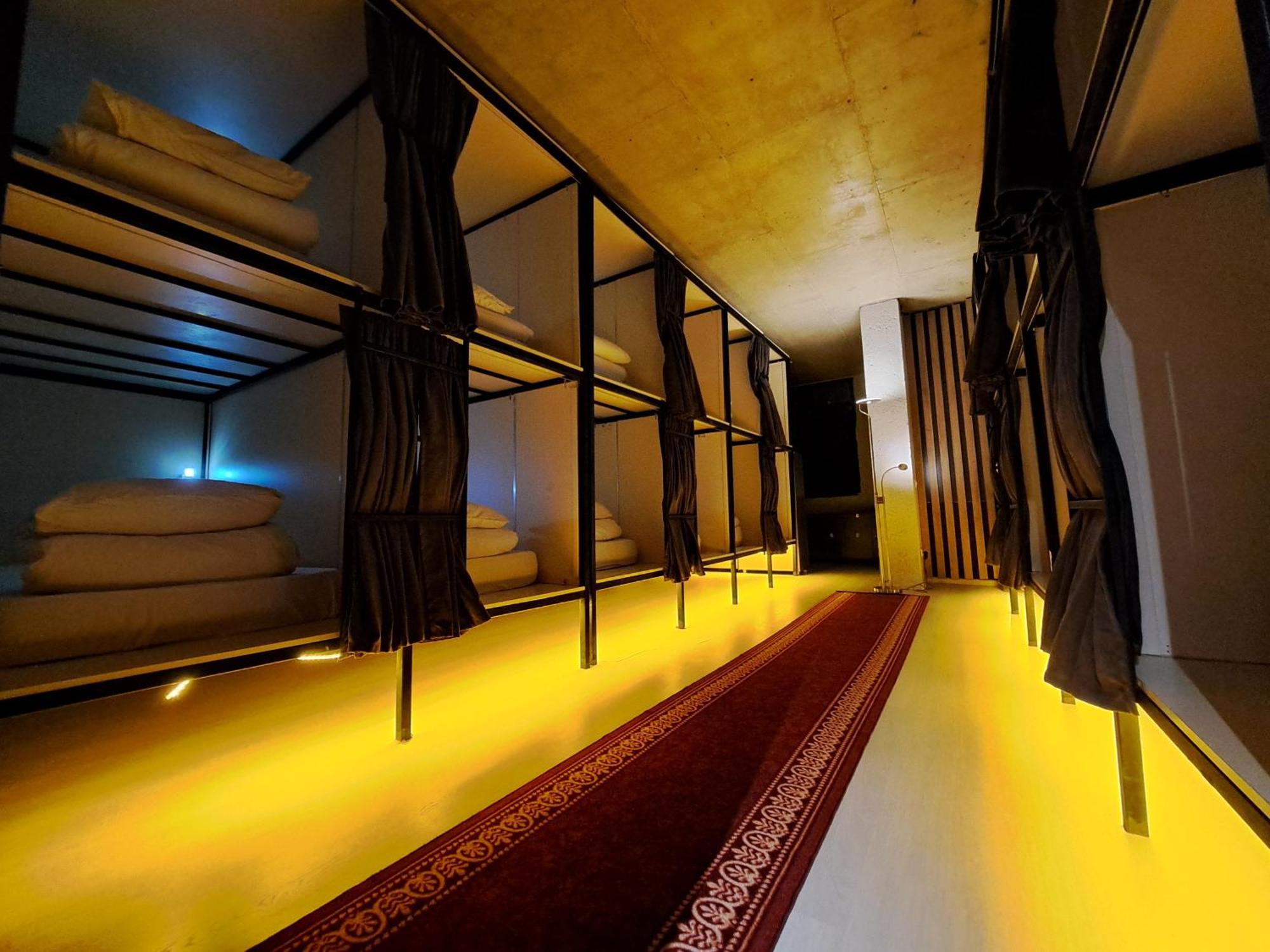 Karvi Hostel & Suites Batum Dış mekan fotoğraf